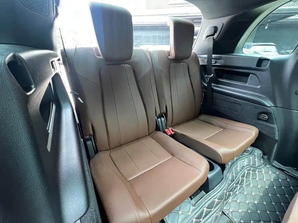 MERCEDES BENZ GLB 2023