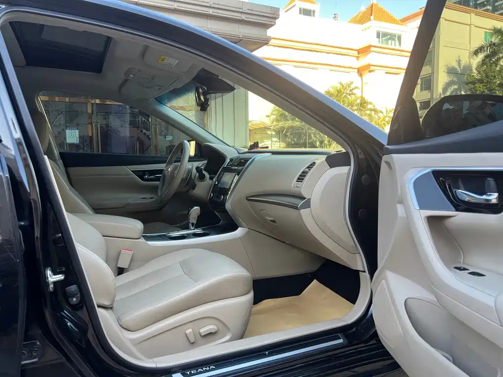 NISSAN TEANA 2018