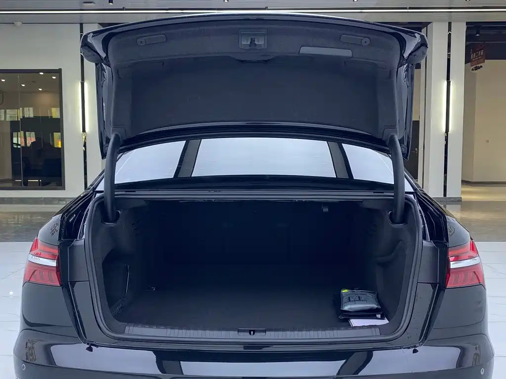 AUDI A6L 2023
