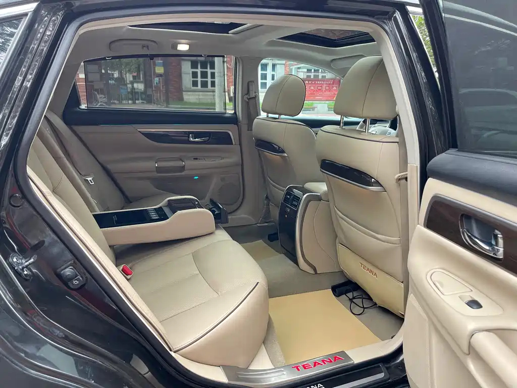 NISSAN TEANA 2015