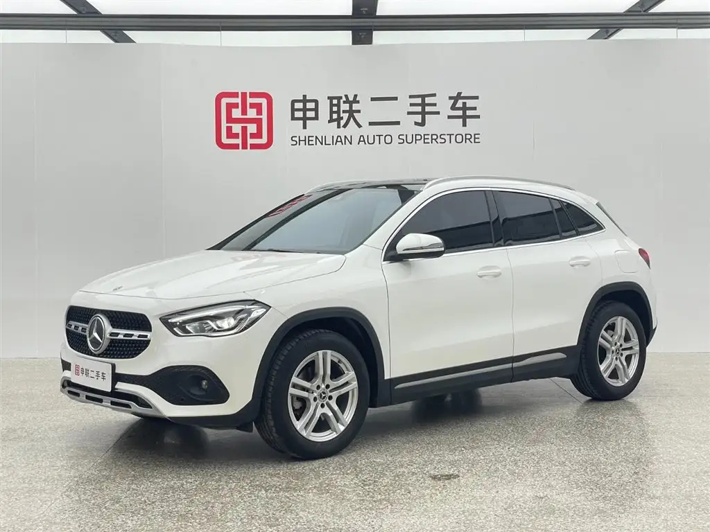 MERCEDES BENZ GLA