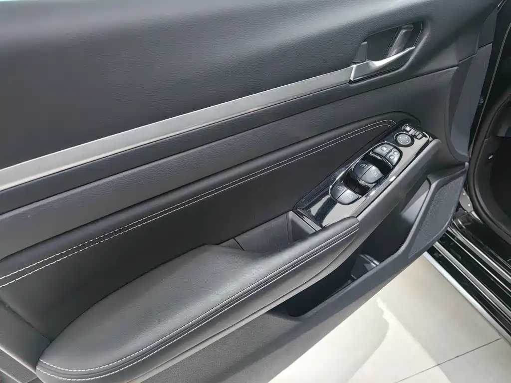 NISSAN TEANA 2023