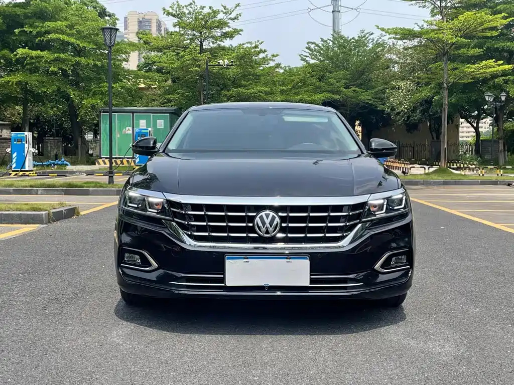 VOLKSWAGEN PASSAT 2020