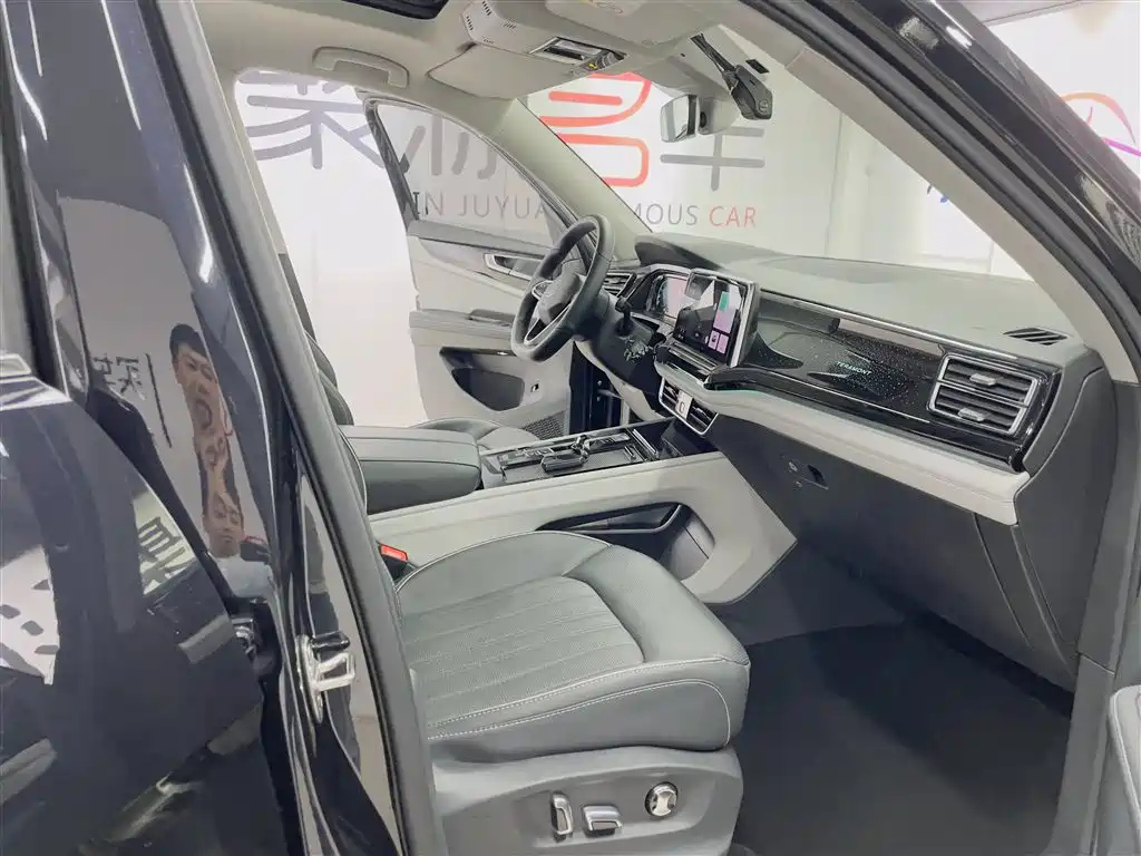 VOLKSWAGEN TOURAN 2023