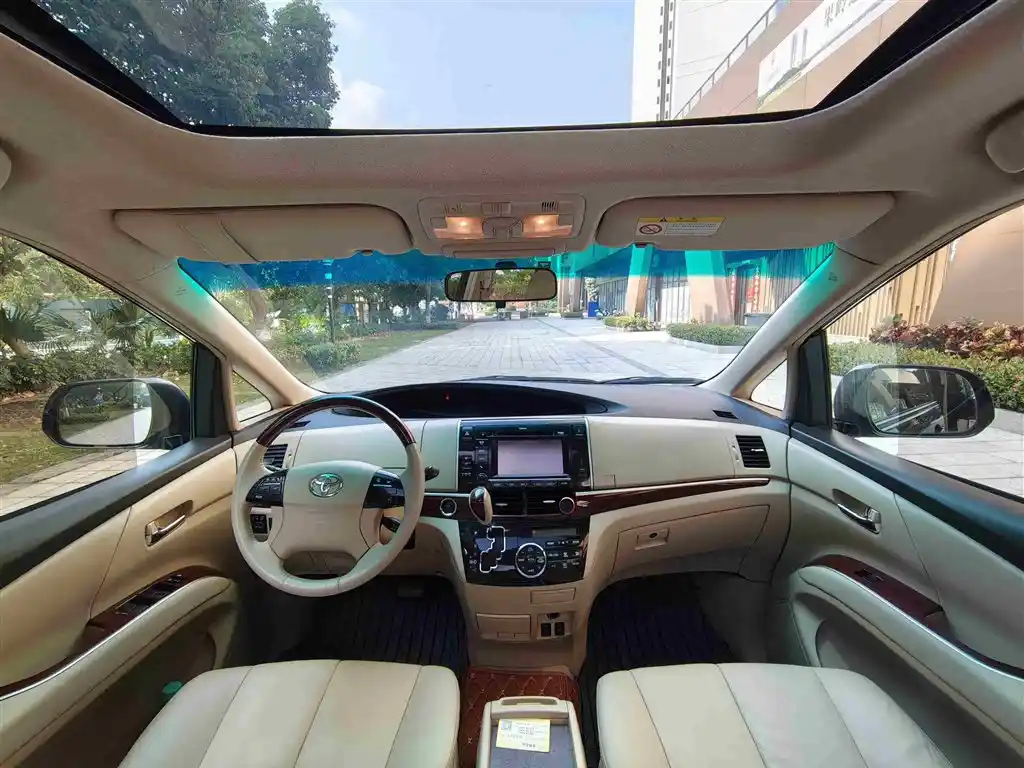 TOYOTA PREVIA 2012