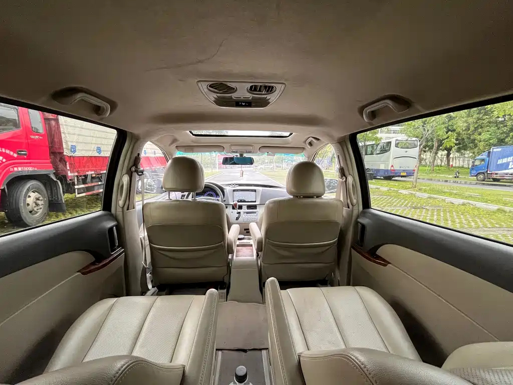 BYD M6 2015
