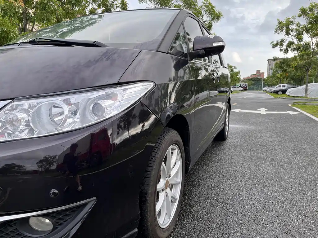 BYD M6 2015