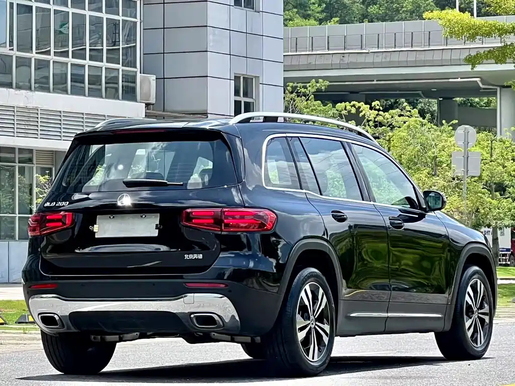 MERCEDES BENZ GLB 2024