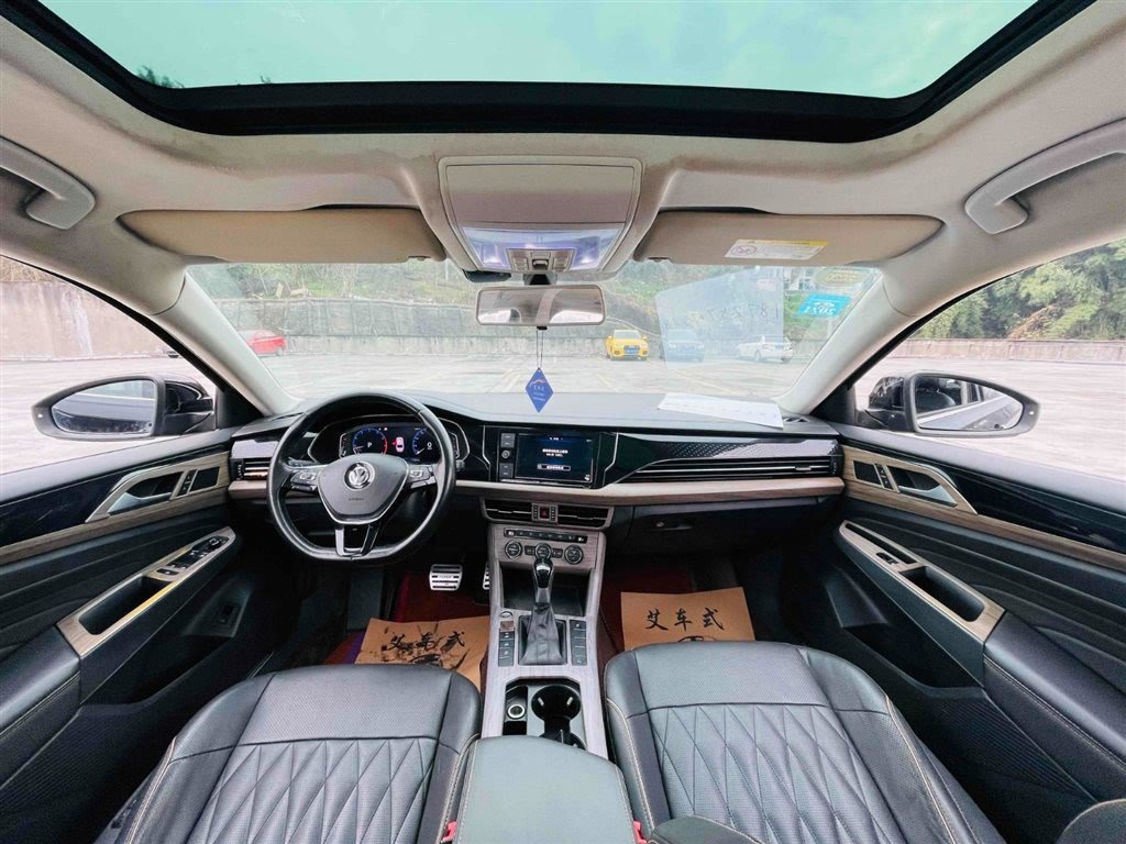 VOLKSWAGEN PASSAT 2019