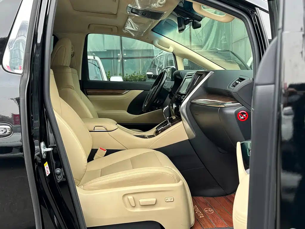 TOYOTA ALPHARD 2018