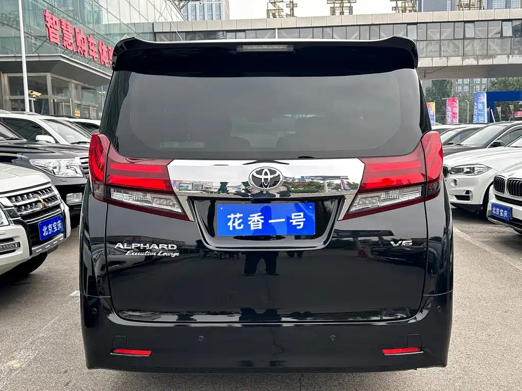 TOYOTA ALPHARD 2018