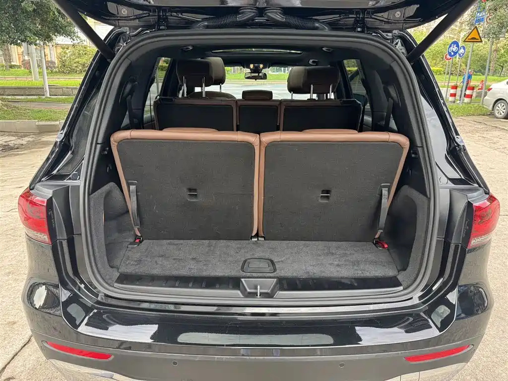 MERCEDES BENZ GLB 2023