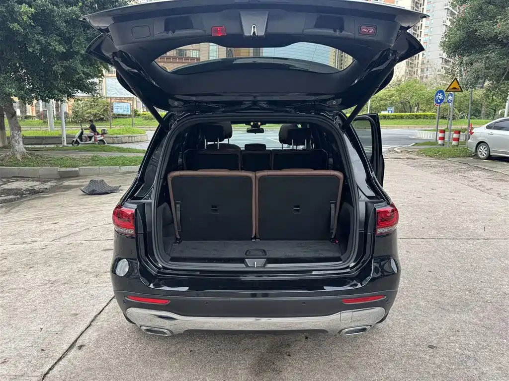 MERCEDES BENZ GLB 2023