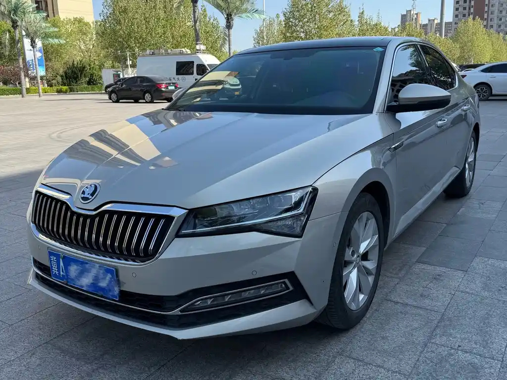 SKODA SUPERB 2019