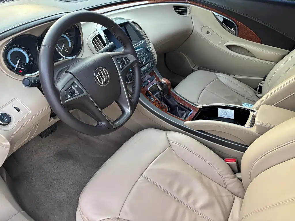 BUICK LACROSSE 2012
