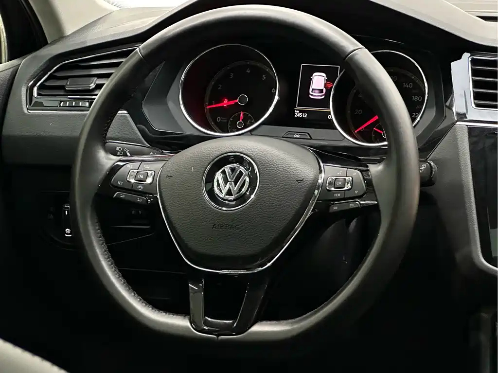 VOLKSWAGEN TIGUAN L 2020