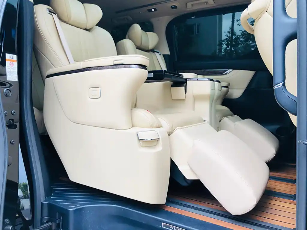 TOYOTA ALPHARD 2018