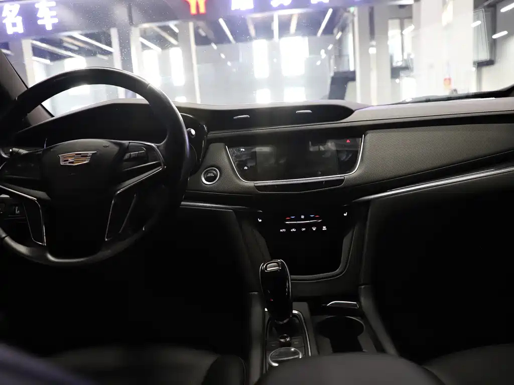 CADILLAC XT5 2021