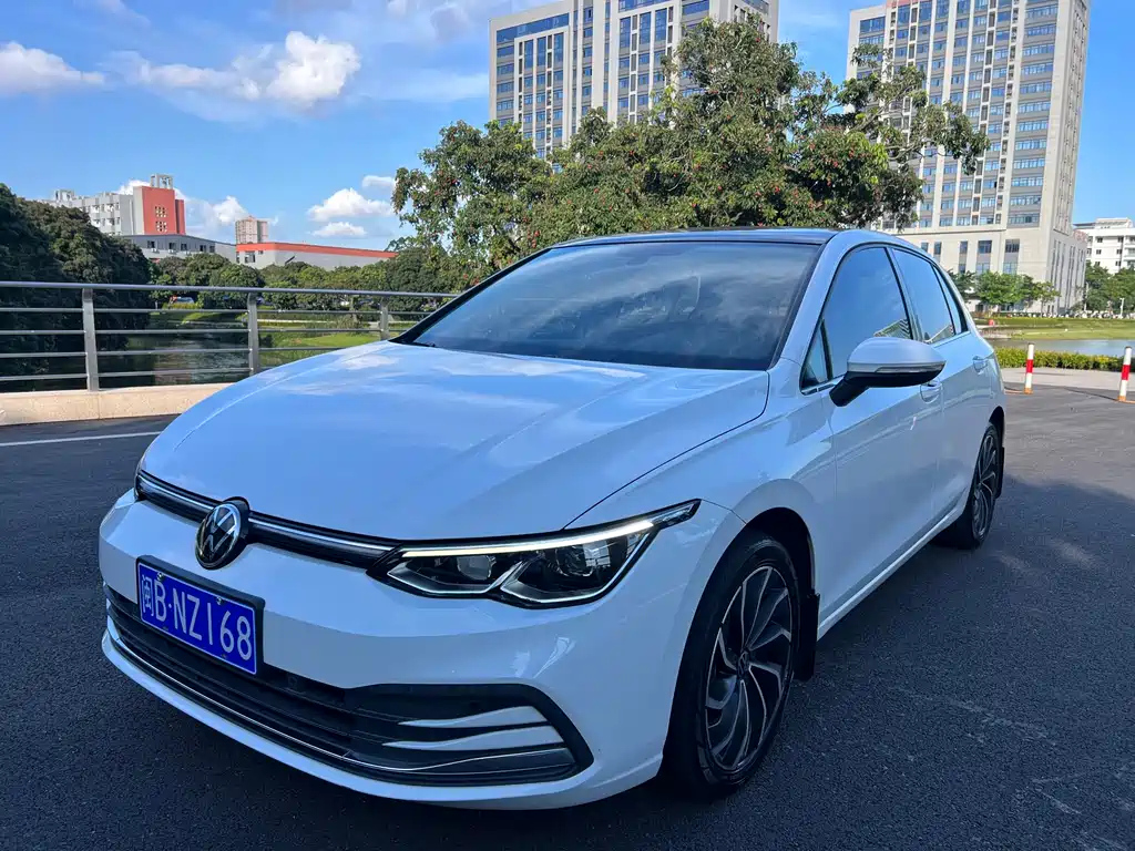 VOLKSWAGEN GOLF 2021
