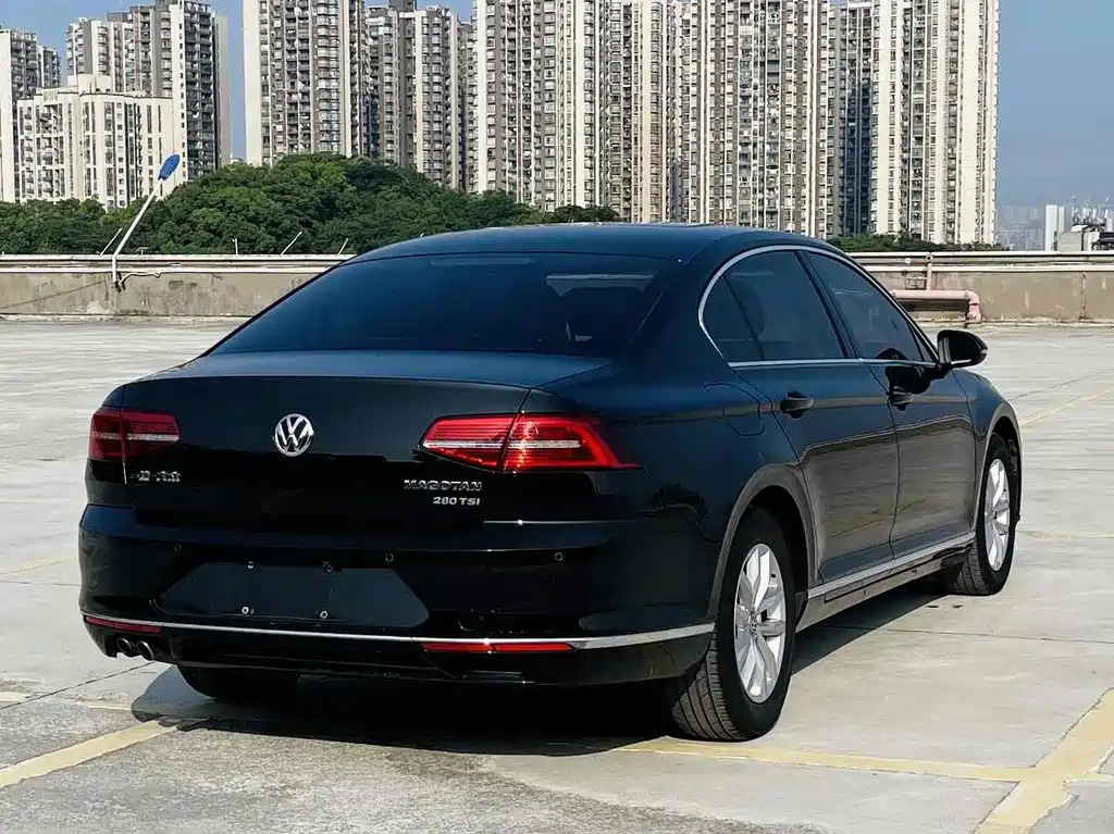VOLKSWAGEN MAGOTAN 2018