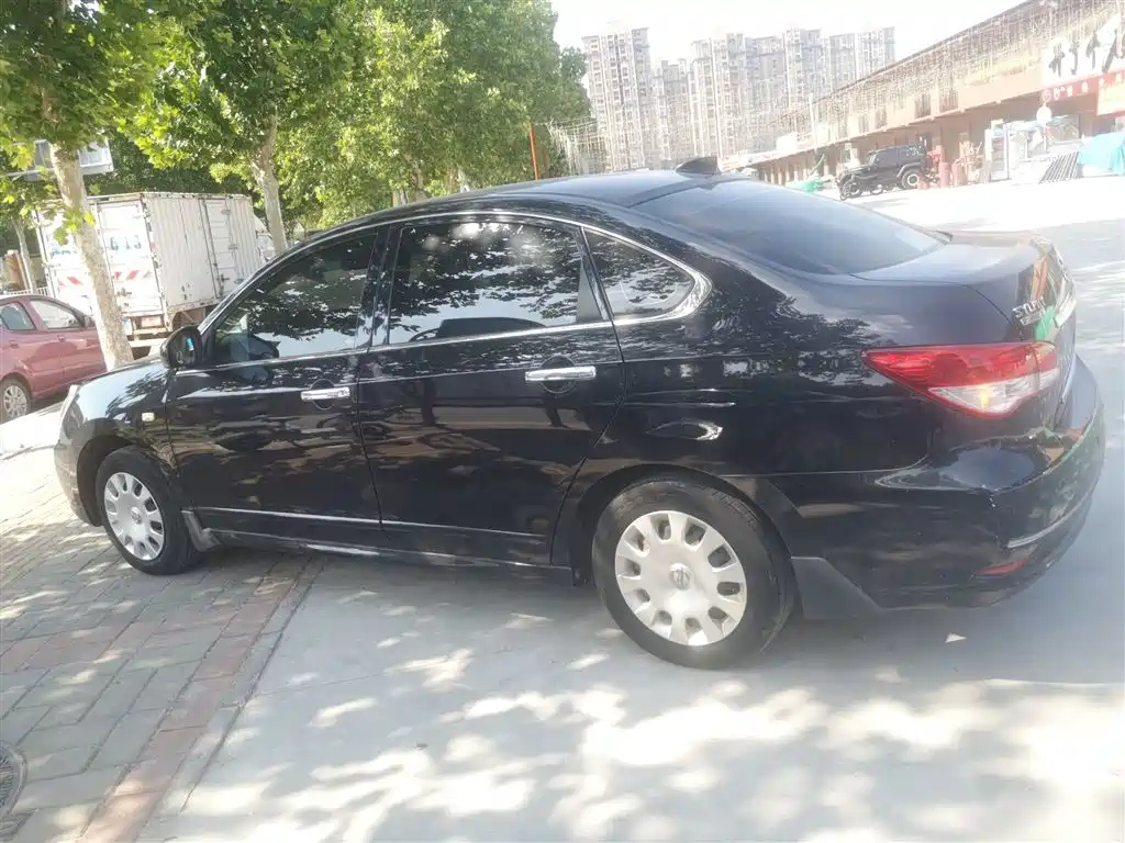 NISSAN SYLPHY 2012