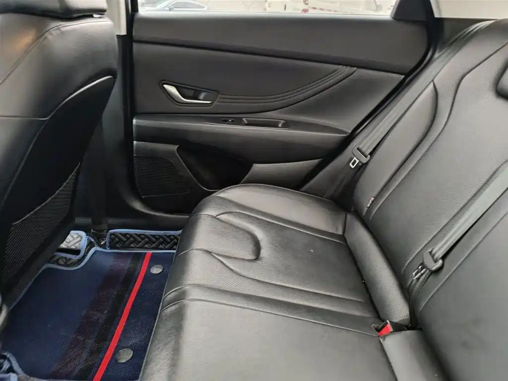HYUNDAI ELANTRA 2022