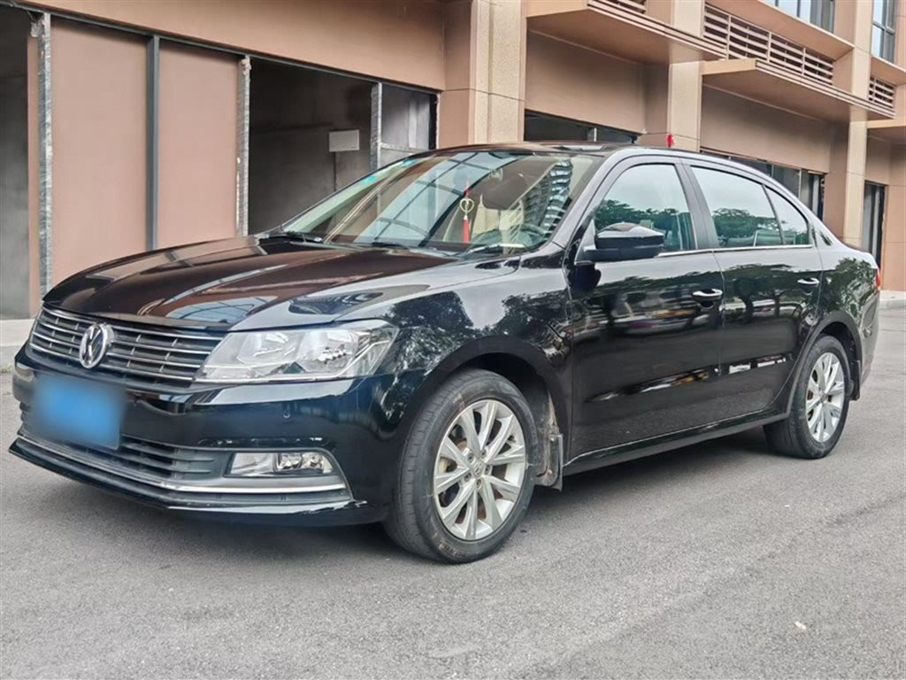VOLKSWAGEN LAVIDA 2015