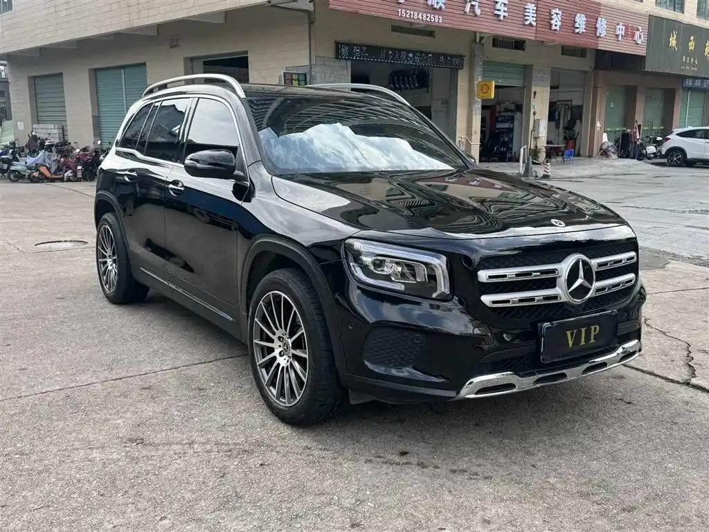 MERCEDES BENZ GLB 2023