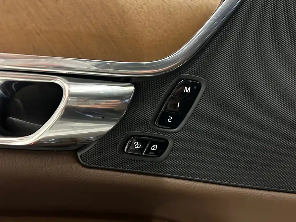 VOLVO S90 2021