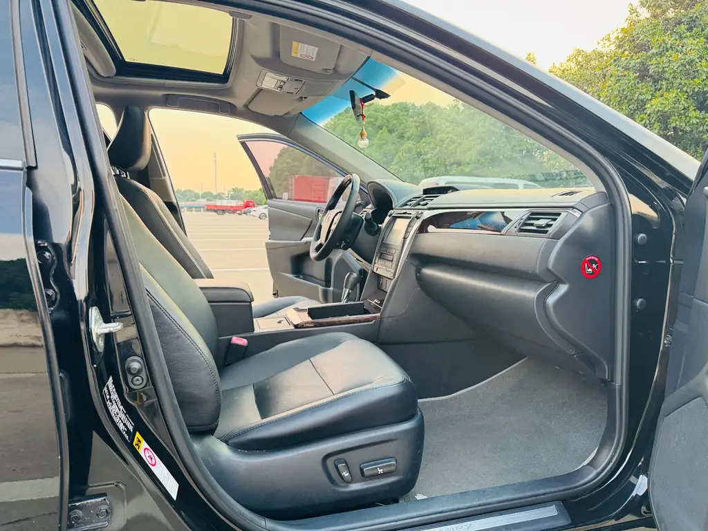 TOYOTA CAMRY 2015