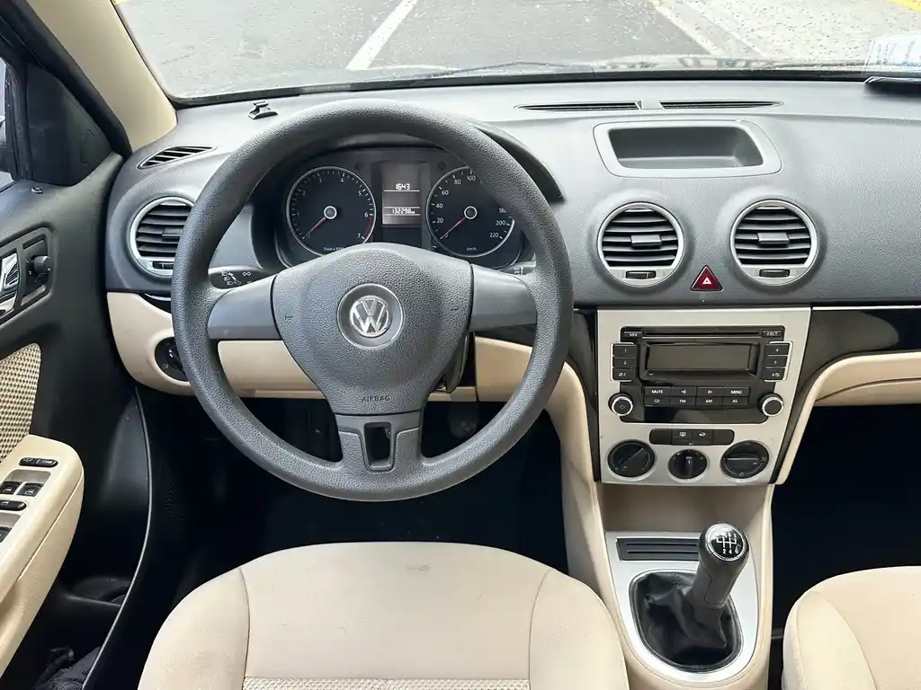 VOLKSWAGEN LAVIDA 2011