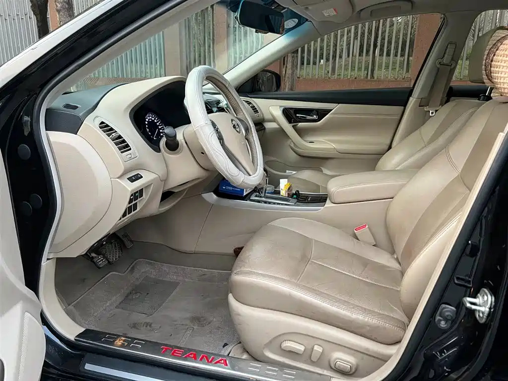 NISSAN TEANA 2015