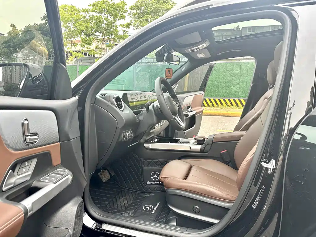MERCEDES BENZ GLB 2023