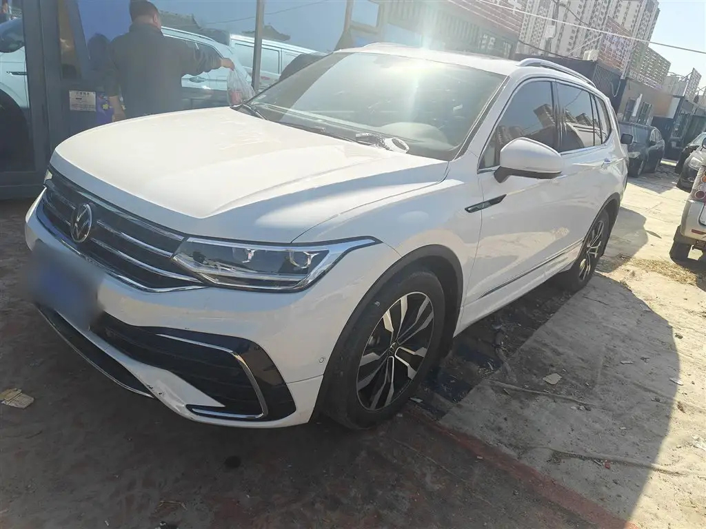 VOLKSWAGEN TIGUAN L 2022