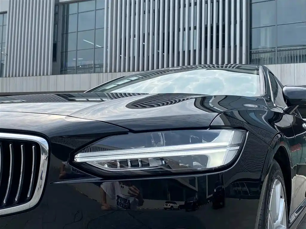 VOLVO S90 2020