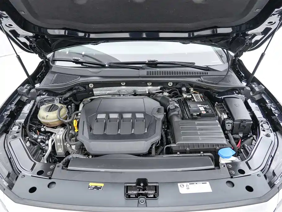 VOLKSWAGEN PASSAT 2022