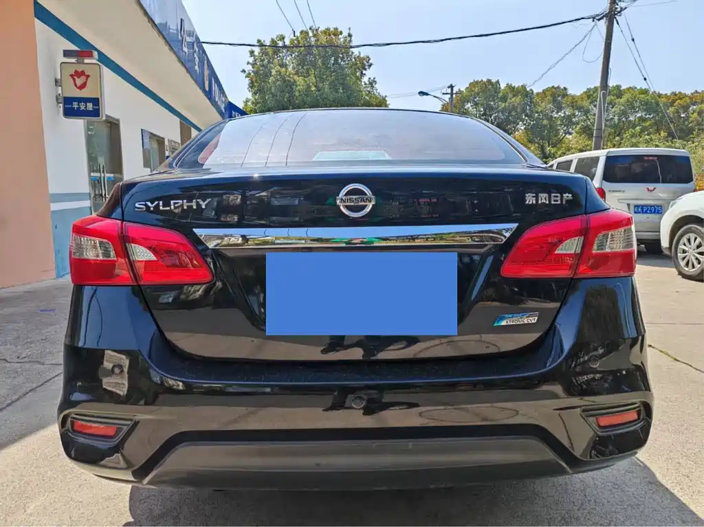 NISSAN SYLPHY 2018