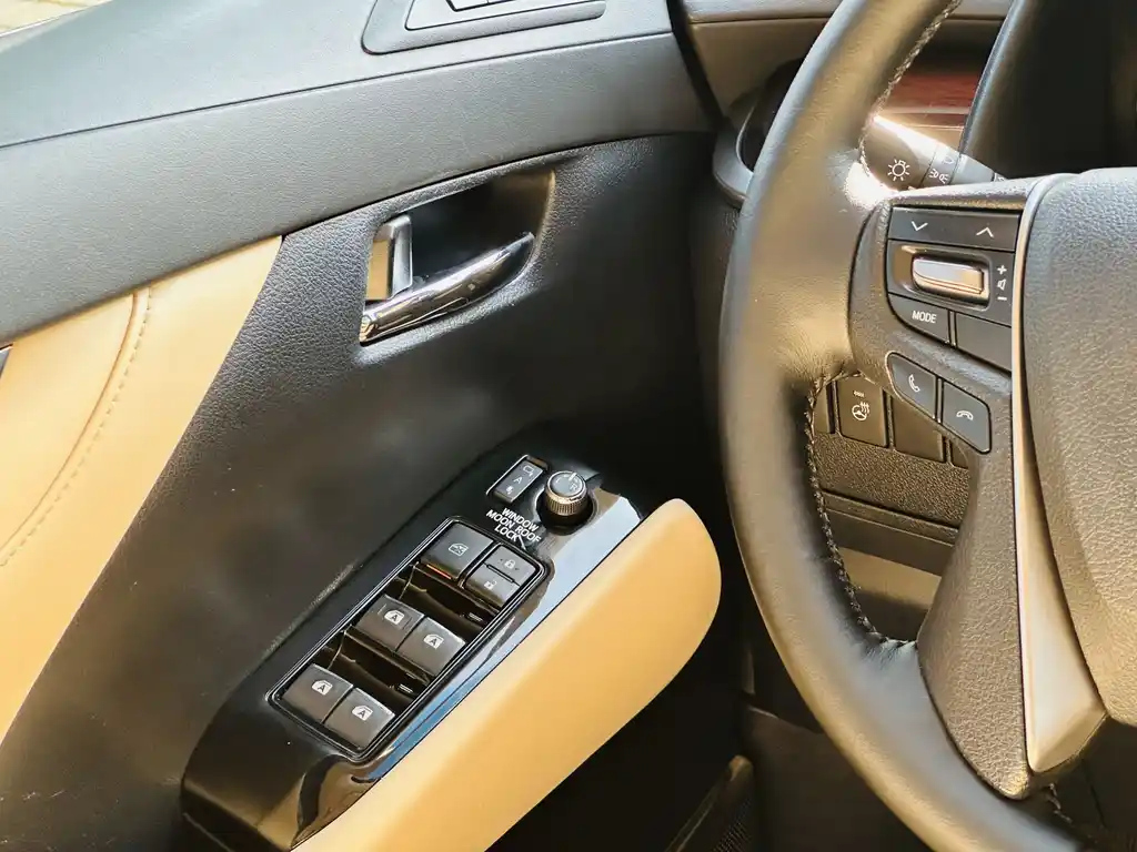 TOYOTA ALPHARD 2015