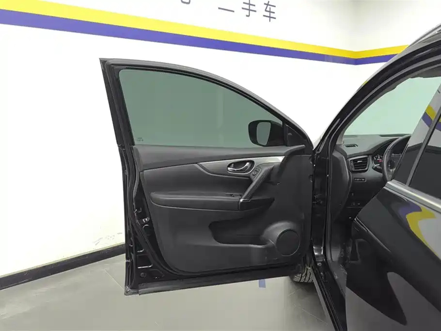 NISSAN QASHQAI 2019