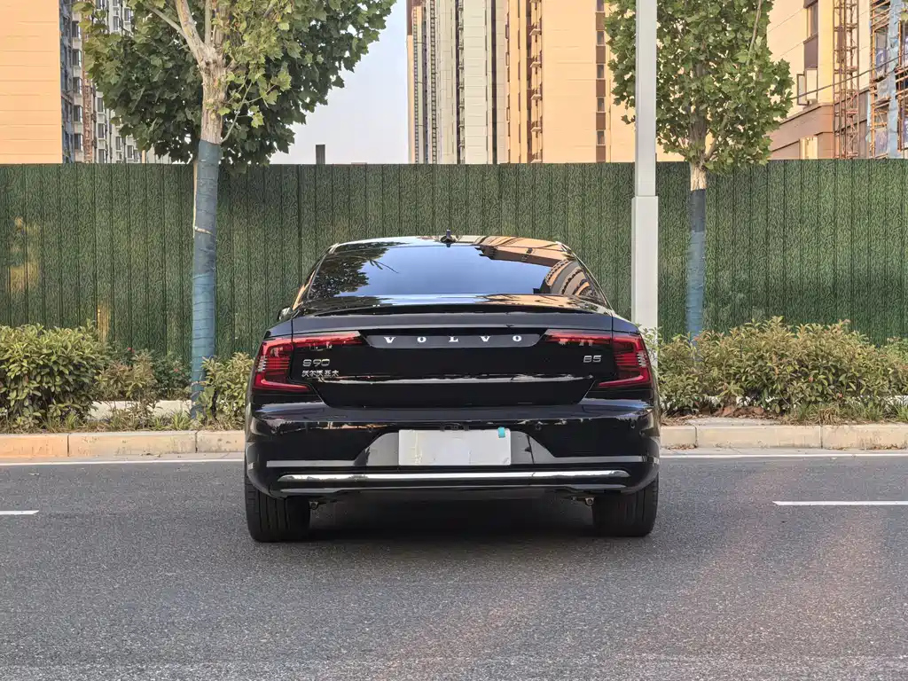 VOLVO S90 2024