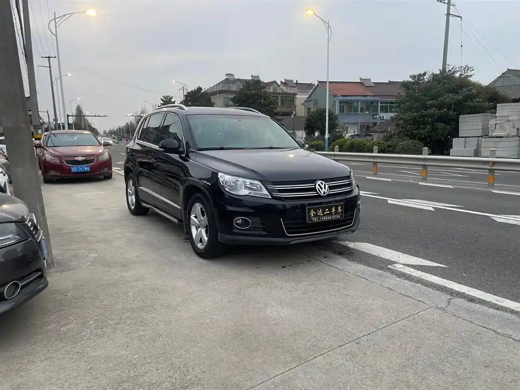 VOLKSWAGEN TIGUAN 2013