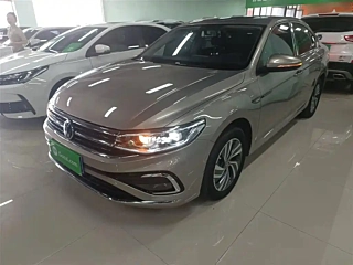 VOLKSWAGEN BORA  2023