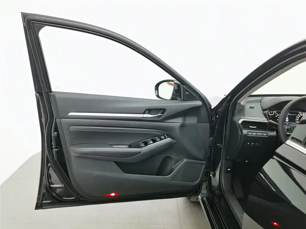 NISSAN TEANA 2021