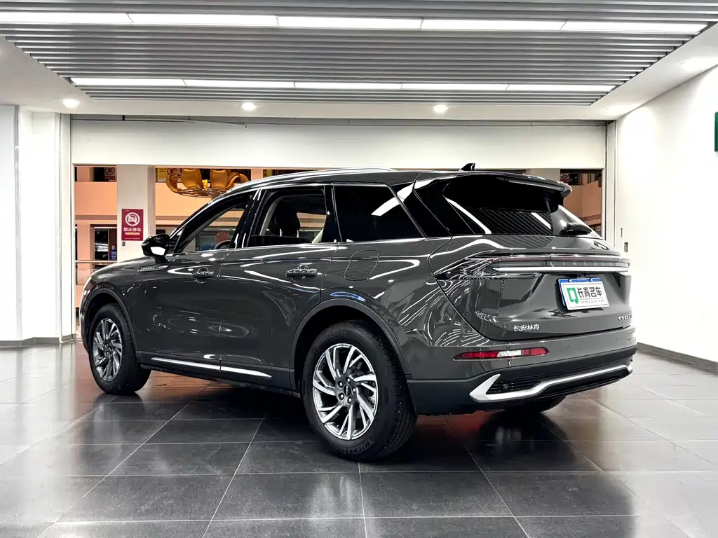 LINCOLN ADVENTURER 2023