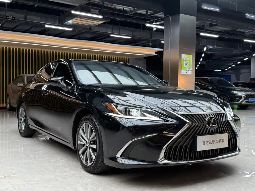 LEXUS ES 2021