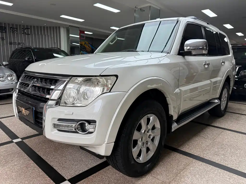 MITSUBISHI PAJERO IMPORT 2019