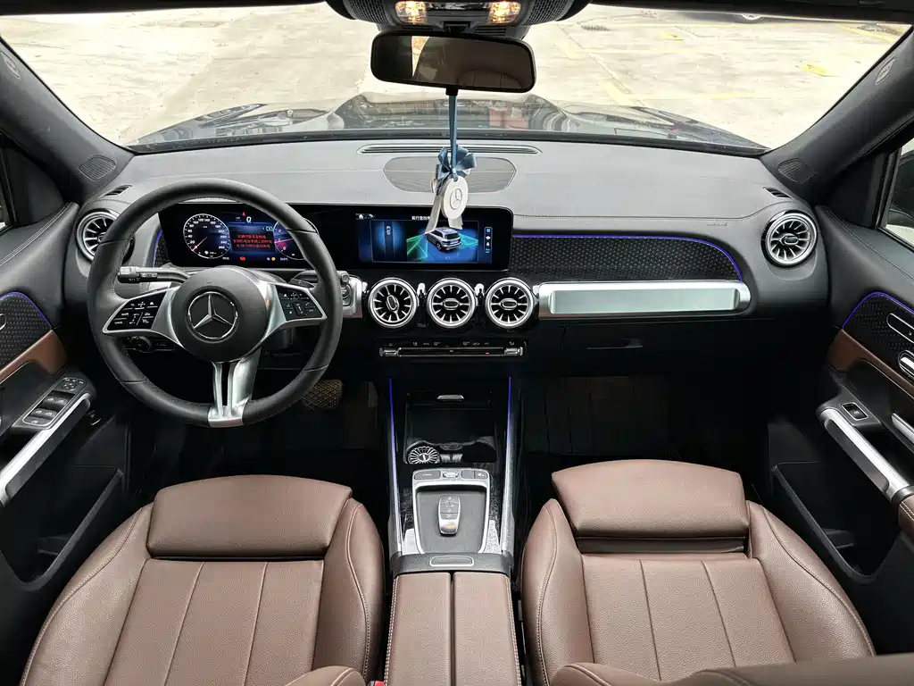 MERCEDES BENZ GLB 2024