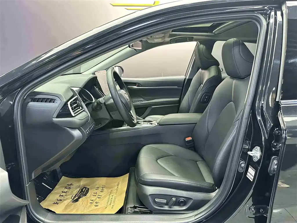 TOYOTA CAMRY 2023