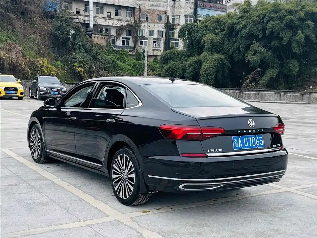 VOLKSWAGEN PASSAT 2019