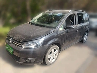 VOLKSWAGEN TOURAN 2015
